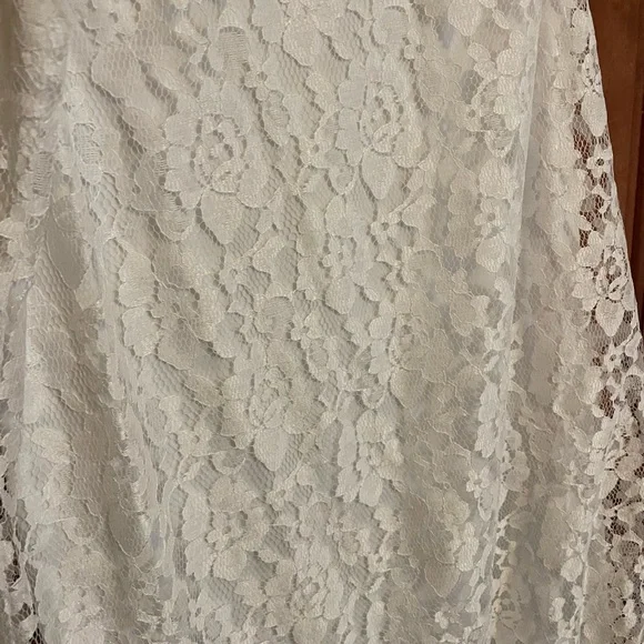 White lace dress bridal shower - Picture 2 of 5